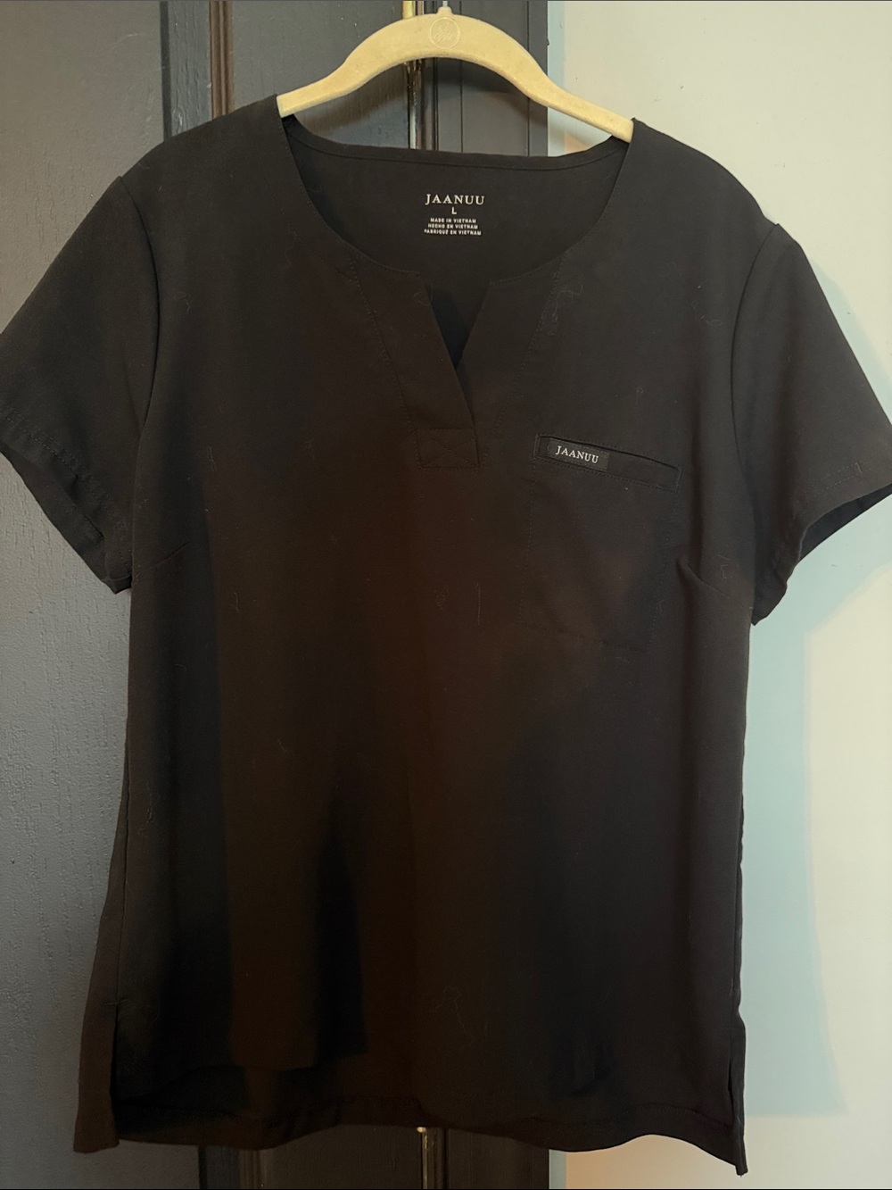 Jaanuu Black Women's V-Neck Scrub Top